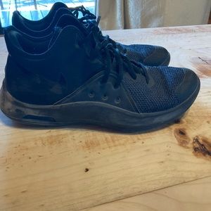 Nike black basketball shoes